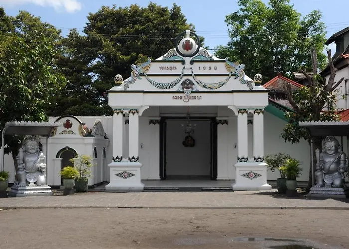 Oyo 90676 Oryza Hotel